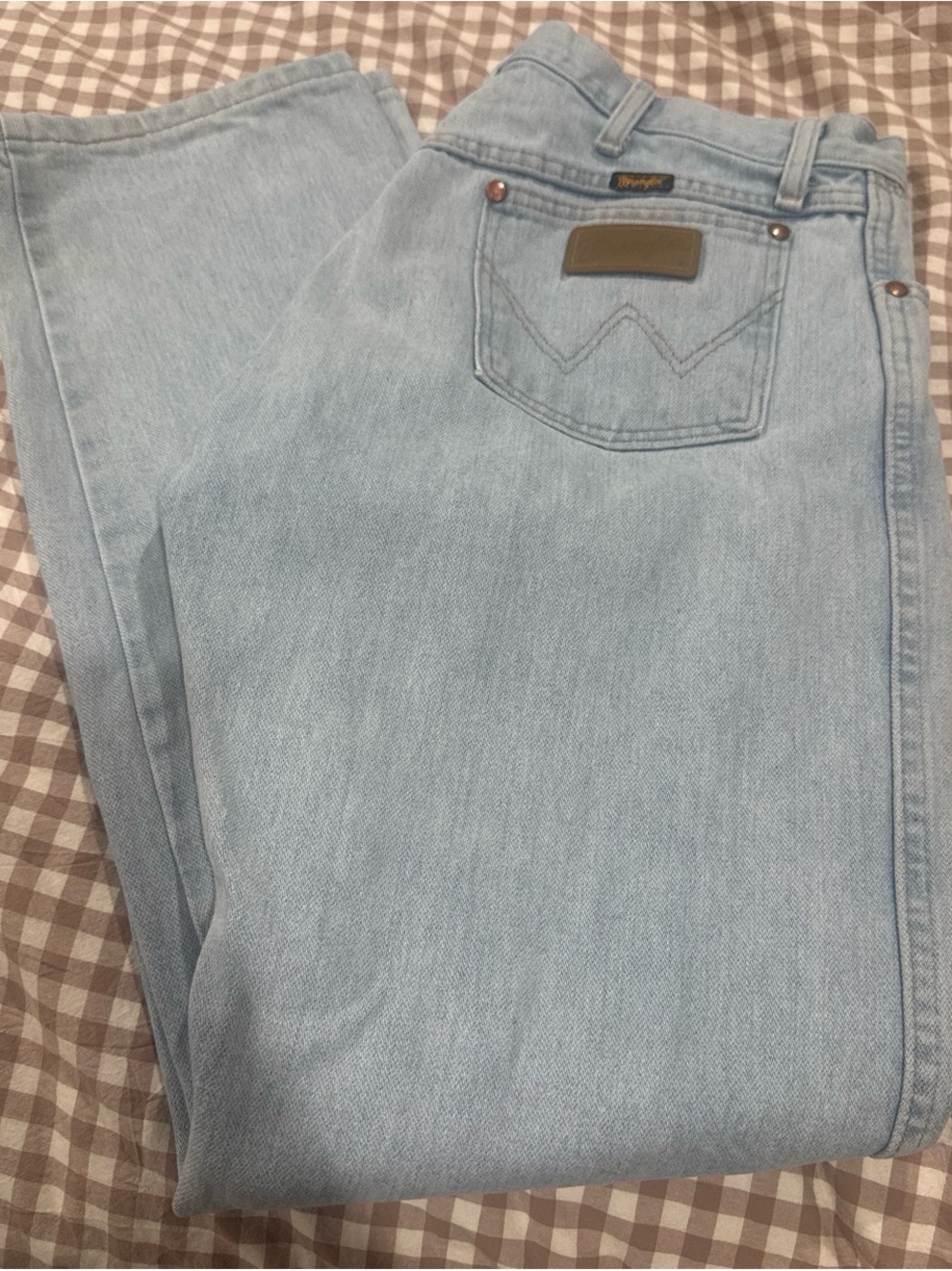 Wrangler Men’s Light Blue Relaxed Jeans